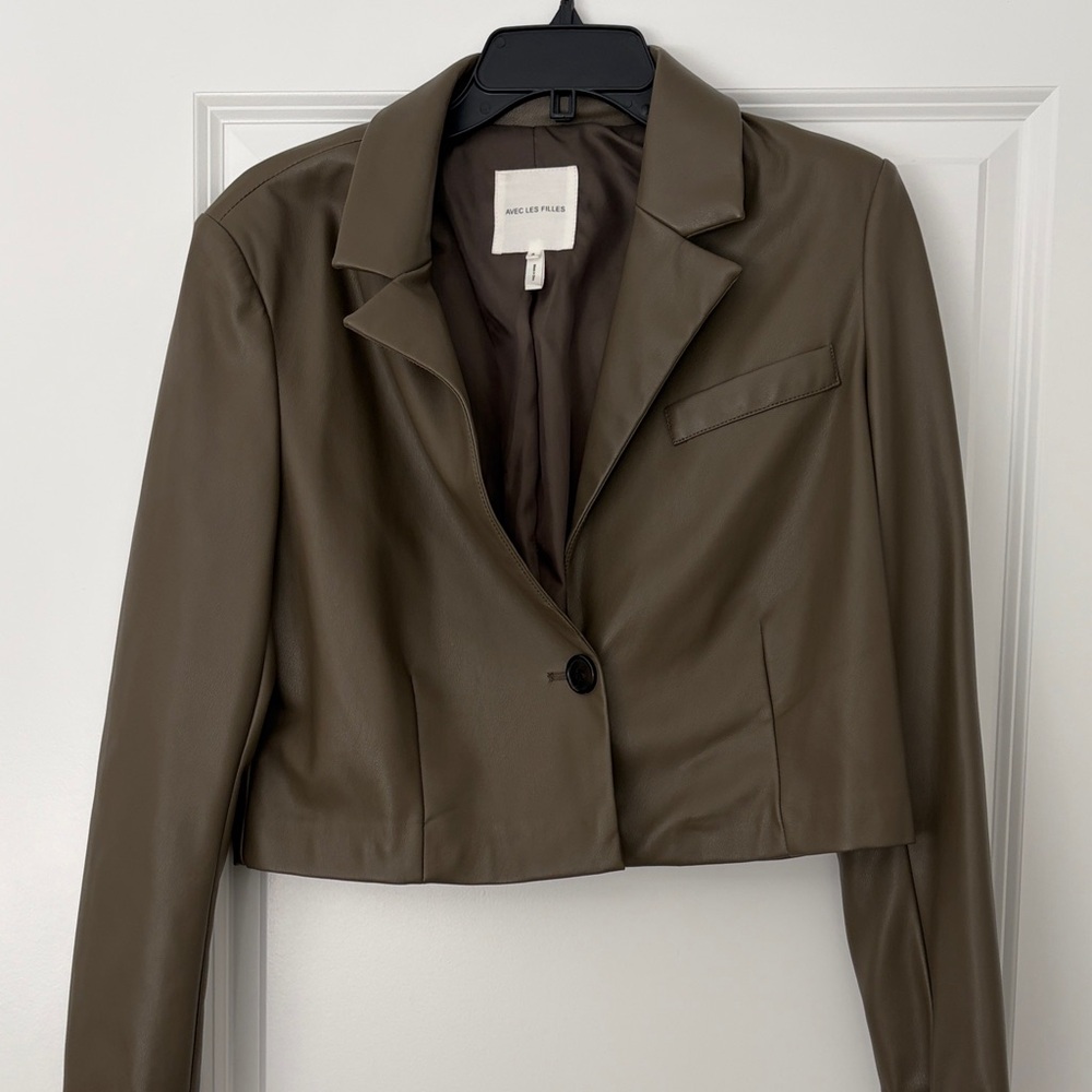 Avec Les Filles Olive Cropped Blazer
